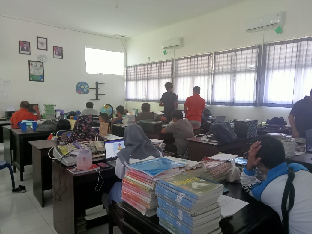 KOMUNITAS PRAKTISI: BERBAGI PENGALAMAN TENTANG PENGGUNAAN PLATFORM MERDEKA MENGAJAR (PMM)