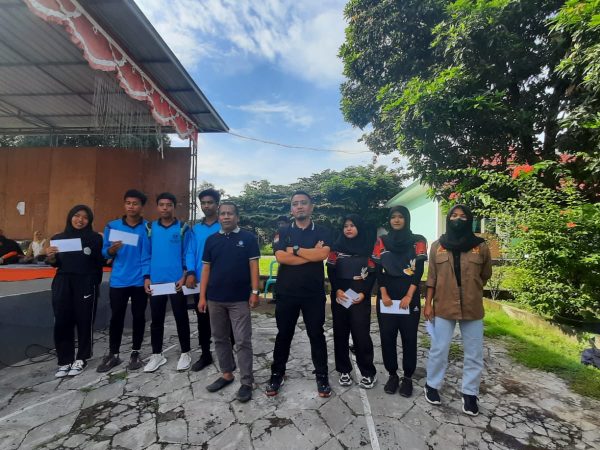 Kepala SMAN 1 Kayangan Lepas 7 (Tujuh) Siswa/i untuk berkompetisi mewakil Lombok Utra di ajang Pekan Olahraga Provinsi (Porprov) NTB 2023. Kepala SMAN 1 Kayangan Lepas 7 (Tujuh) Siswa/i untuk berkompetisi mewakil Lombok Utra di ajang Pekan Olahraga Provinsi (Porprov) NTB 2023.