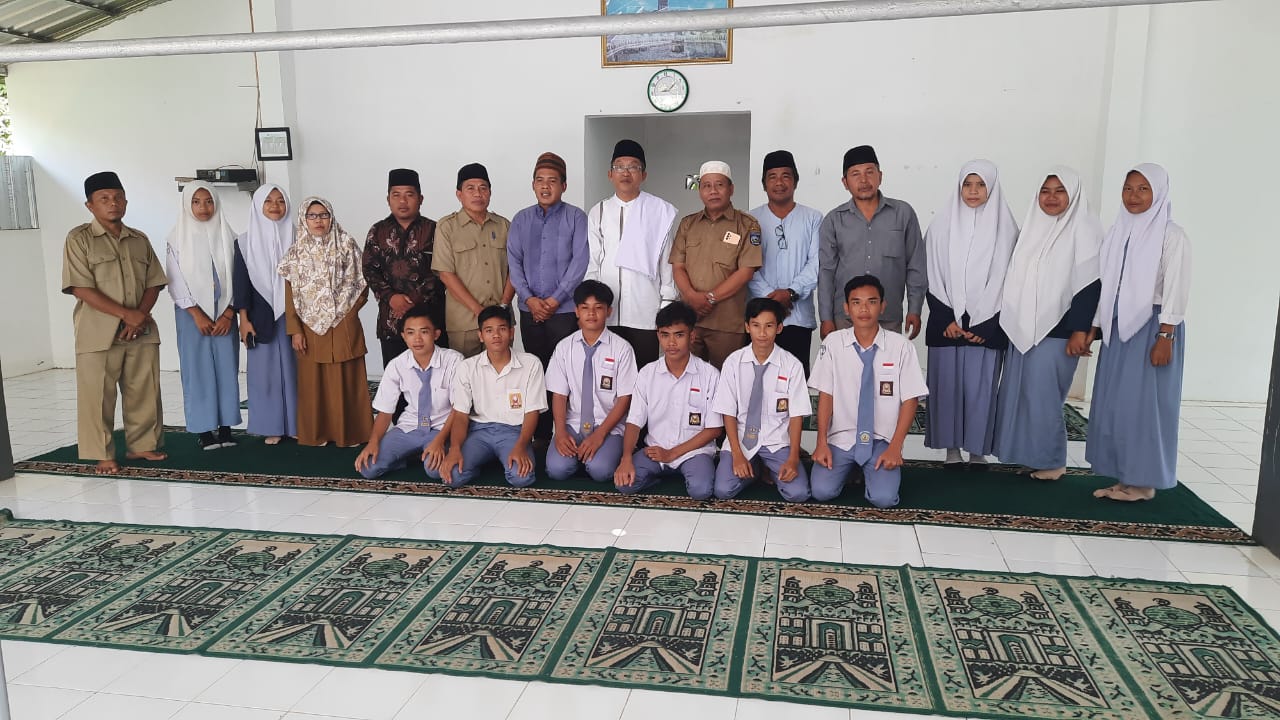 Persiapan Jelang Ramadhan, Peserta Didik SMAN 1 Kayangan Antusias Ikuti Kajian dari Tokoh NU Lombok Utara